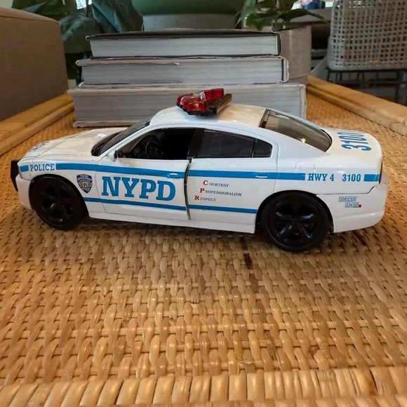 Die-Cast Dodge Charger NYPD Toy Car Fleet Vehicle - Picture 5 of 7